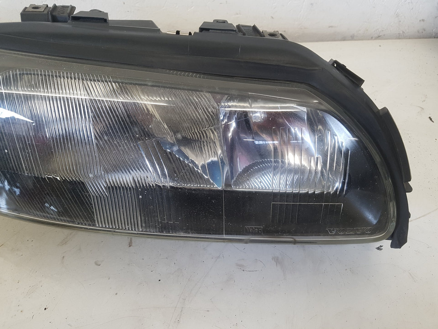 2001 - 2008 Volvo V70  Estate Right Headlight 8620691