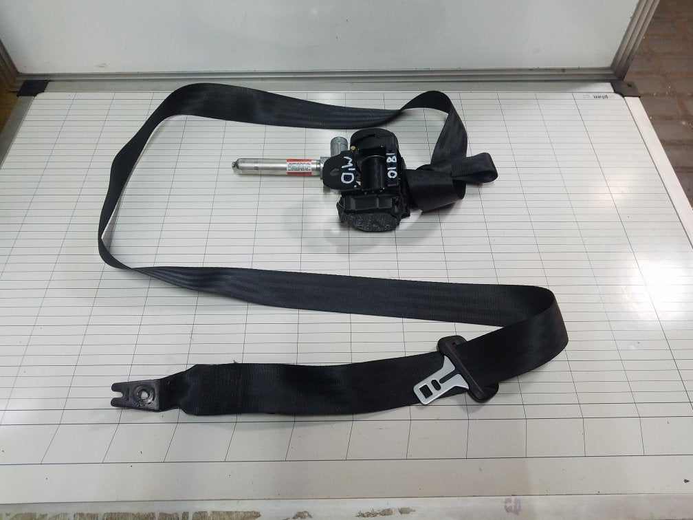 2006 - 2010 Volvo S80  Saloon Rear Centre Seat Belt 08686415