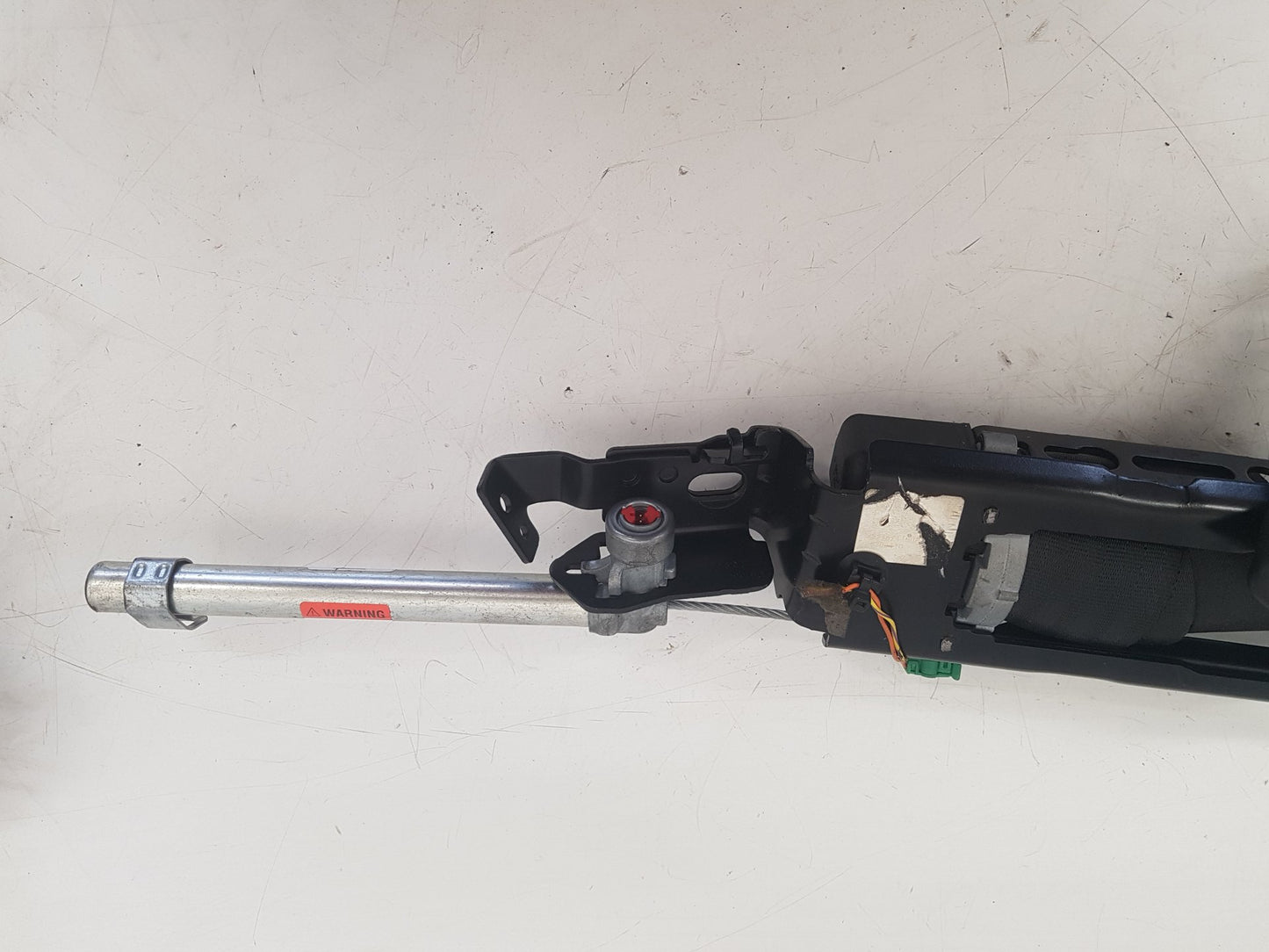 2011 - 2015 Volvo XC60  Estate Left Front Seat Belt 39817380
