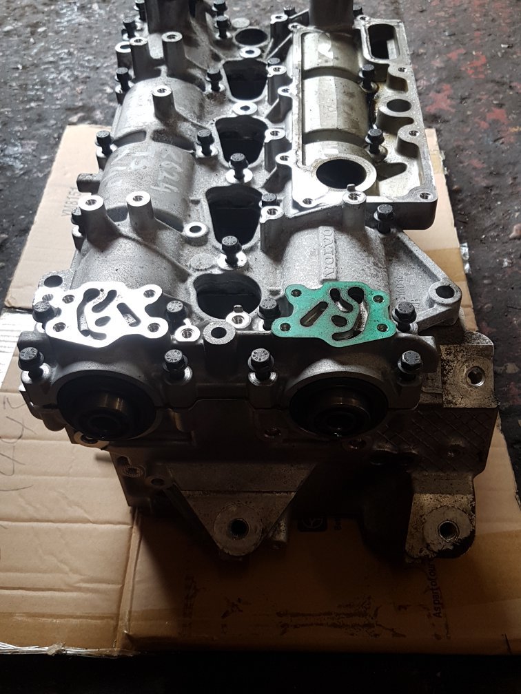 2015 - 2019 Volvo V40 Cross Country  Hatchback CYLINDER HEAD BARE PETROL 31375380