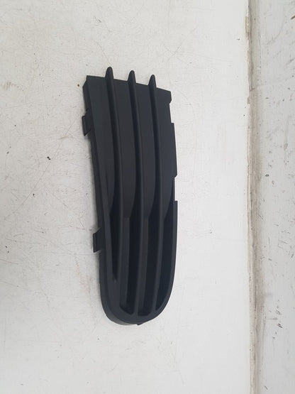 2004 - 2010 Volvo V50   Estate Left Fog Light Cover 30657009