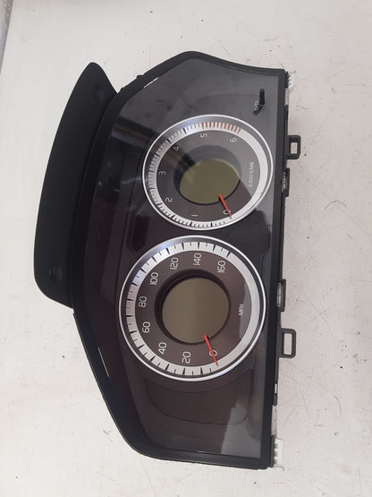 2015 - 2019 Volvo V40 Cross Country  Hatchback Instrument Cluster 31343330AA