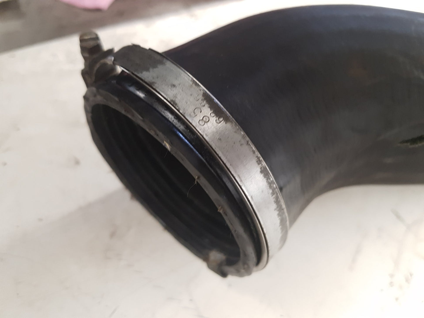 2007 - 2013 Volvo C70  Convertible INTERCOOLER HOSE