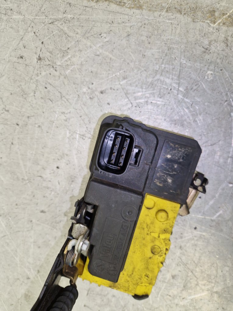 2005 - 2008 Volvo V70  Estate Left Front Central Locking Solenoid