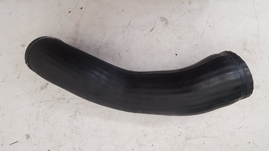 2001 - 2005 Volvo V70  Estate INTERCOOLER PIPE / BOOST HOSE 30680218