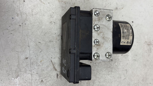 2004 - 2007 Volvo XC70  Estate ABS Pump 30793445