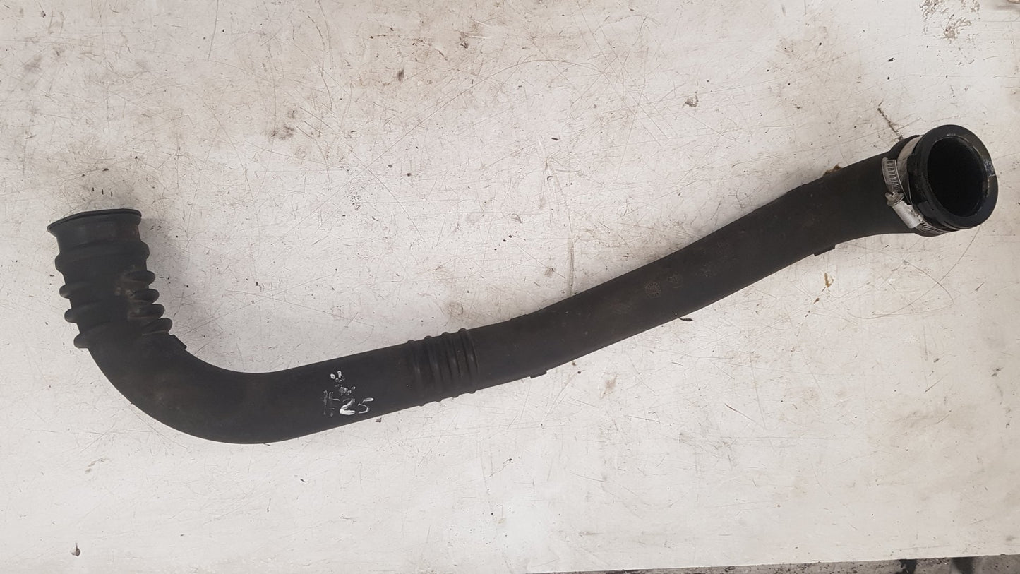 2015 Volvo V40 525, 526 Hatchback Air Intake Pipe 31370176