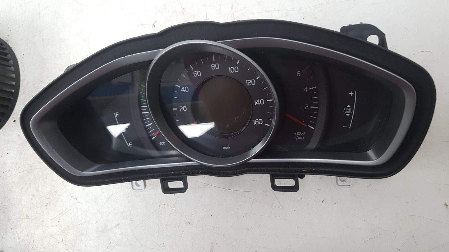 2013 Volvo V40  Hatchback Instrument Cluster 31314484