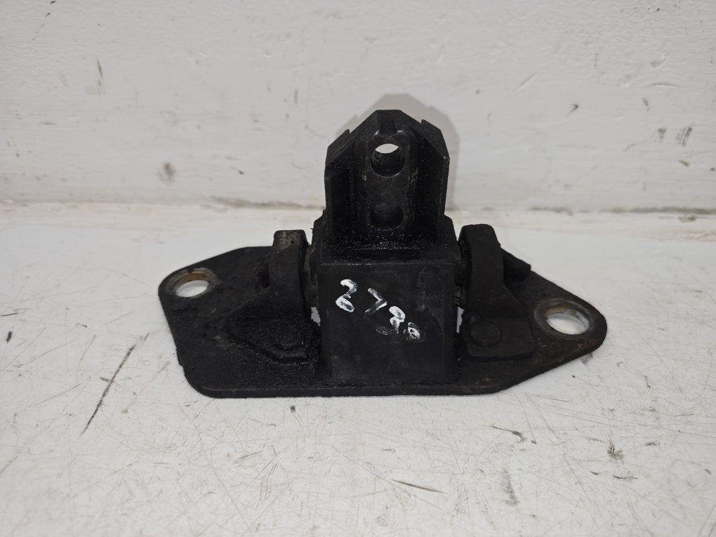 2000 - 2004 Volvo S60  Saloon Bottom Engine Mount 8624757