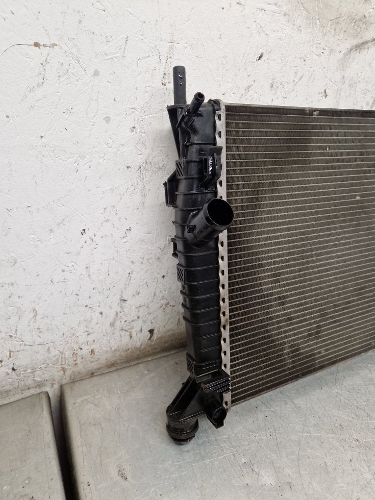 2006 - 2012 Volvo C30  Hatchback Radiator 3M5H8005TL