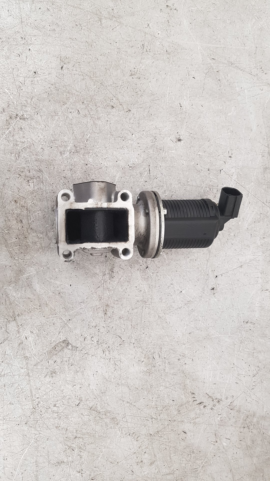 2003 - 2011 Saab 9-3  Estate EGR Valve 55215032