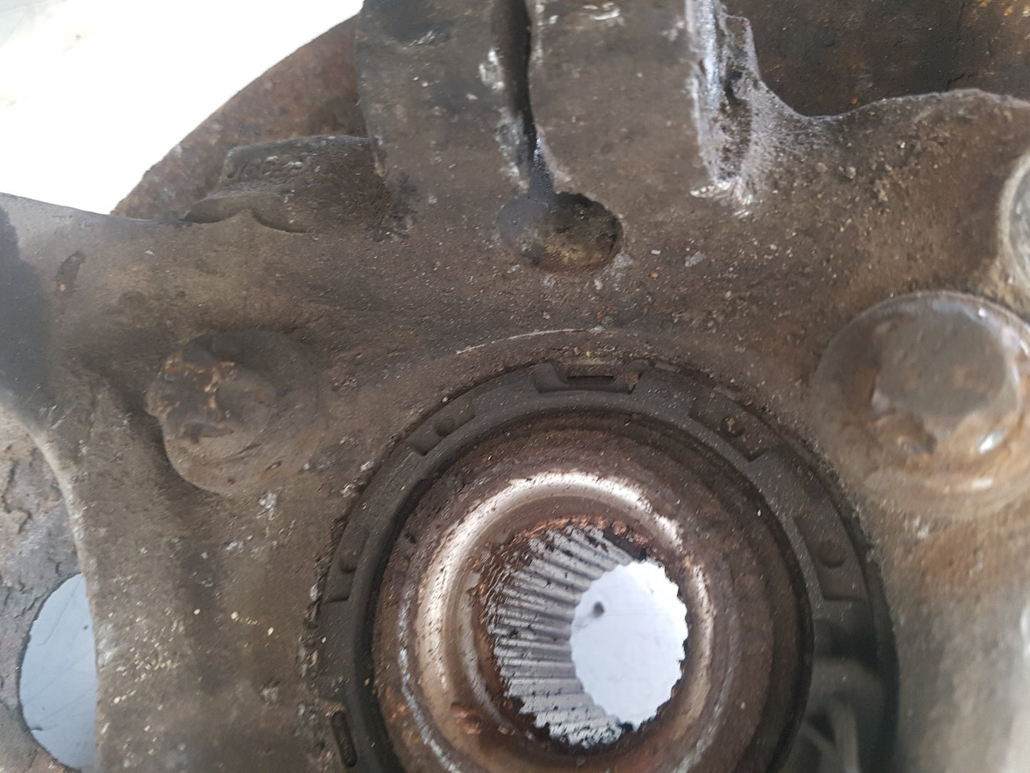 2003 - 2010 Saab 9-3  Saloon Right Front Hub Assembly