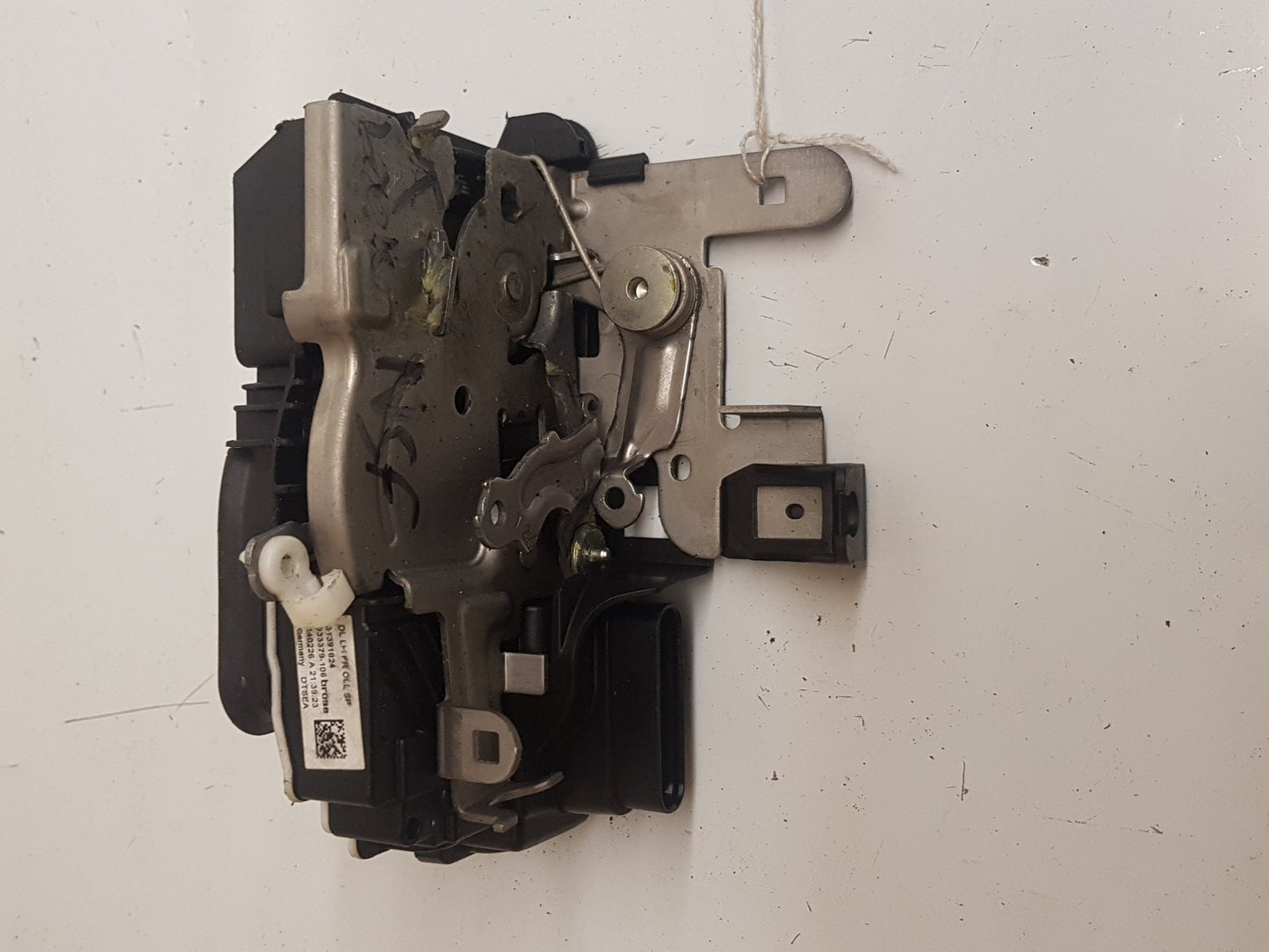 2013 - 2019 Volvo V40  Hatchback Left Front Central Locking Solenoid