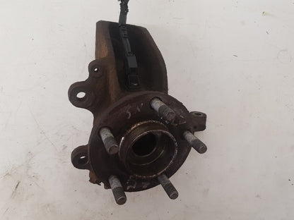 2007 - 2013 Volvo C70  Convertible Left Front Hub Assembly 3M513K171