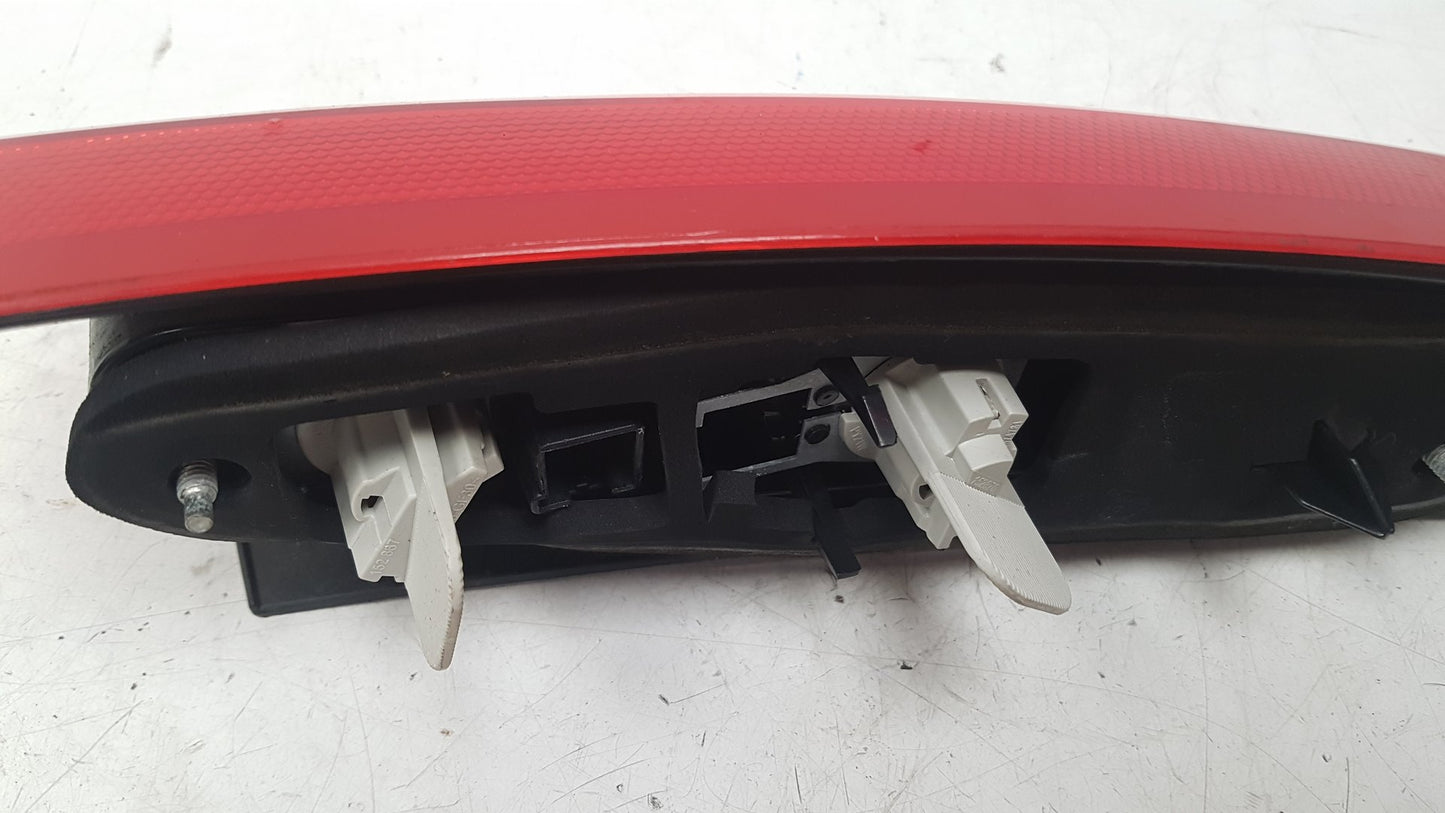 2000 - 2007 Volvo XC70  Estate REAR/TAIL LIGHT UPPER (DRIVER SIDE) 30655375
