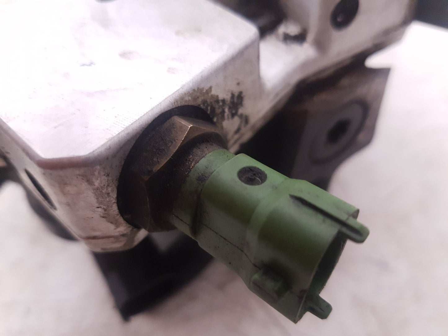 2008 - 2011 Volvo V70  Estate High Pressure Pump 0 445 010 111