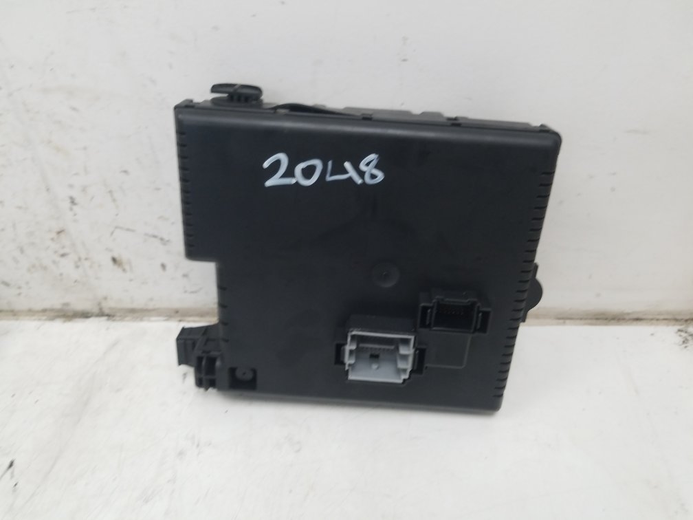 2004 - 2007 Volvo XC70  Estate REAR ELECTRONIC MODULE (REM) 30732769