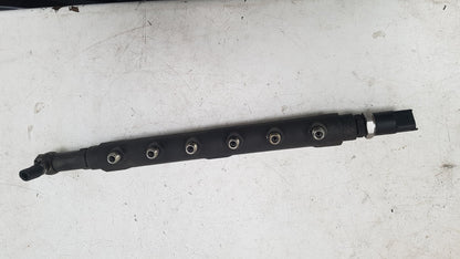 2005 Volvo V70  Estate Injection Rail 8658252