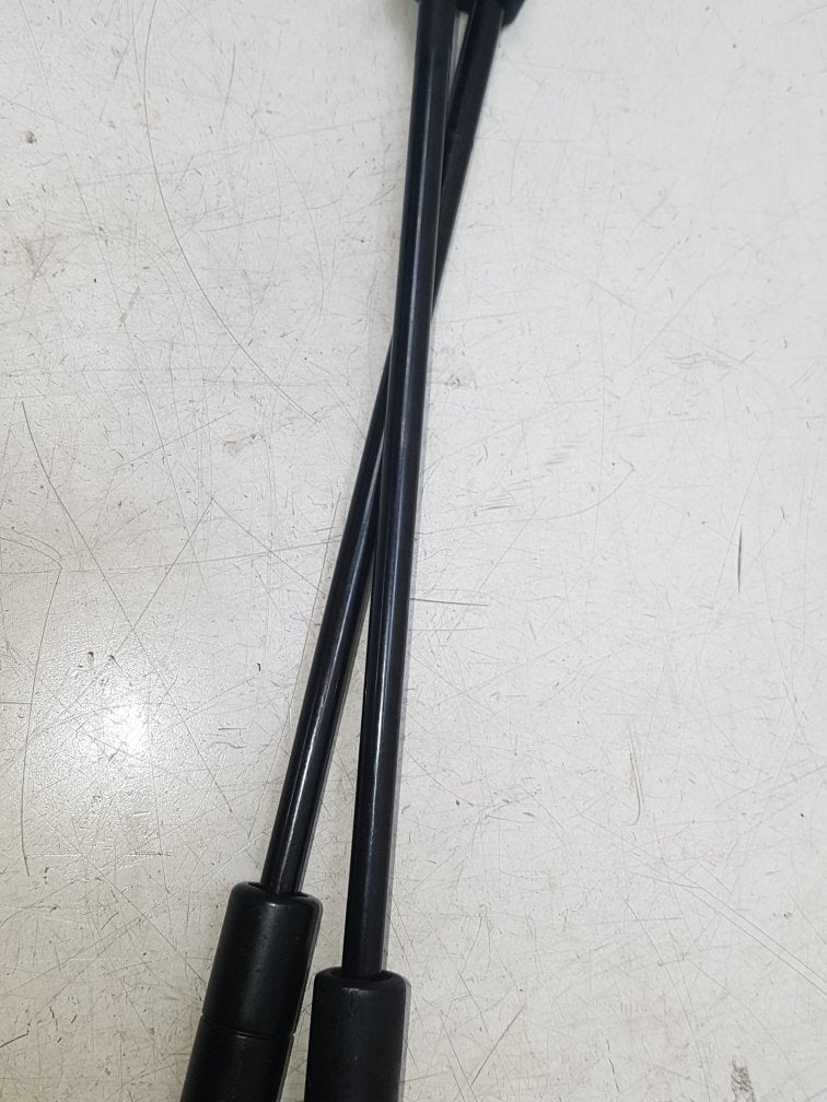 2002 - 2006 Volvo XC90  Estate TAILGATE STRUTS (PAIR) 30649736