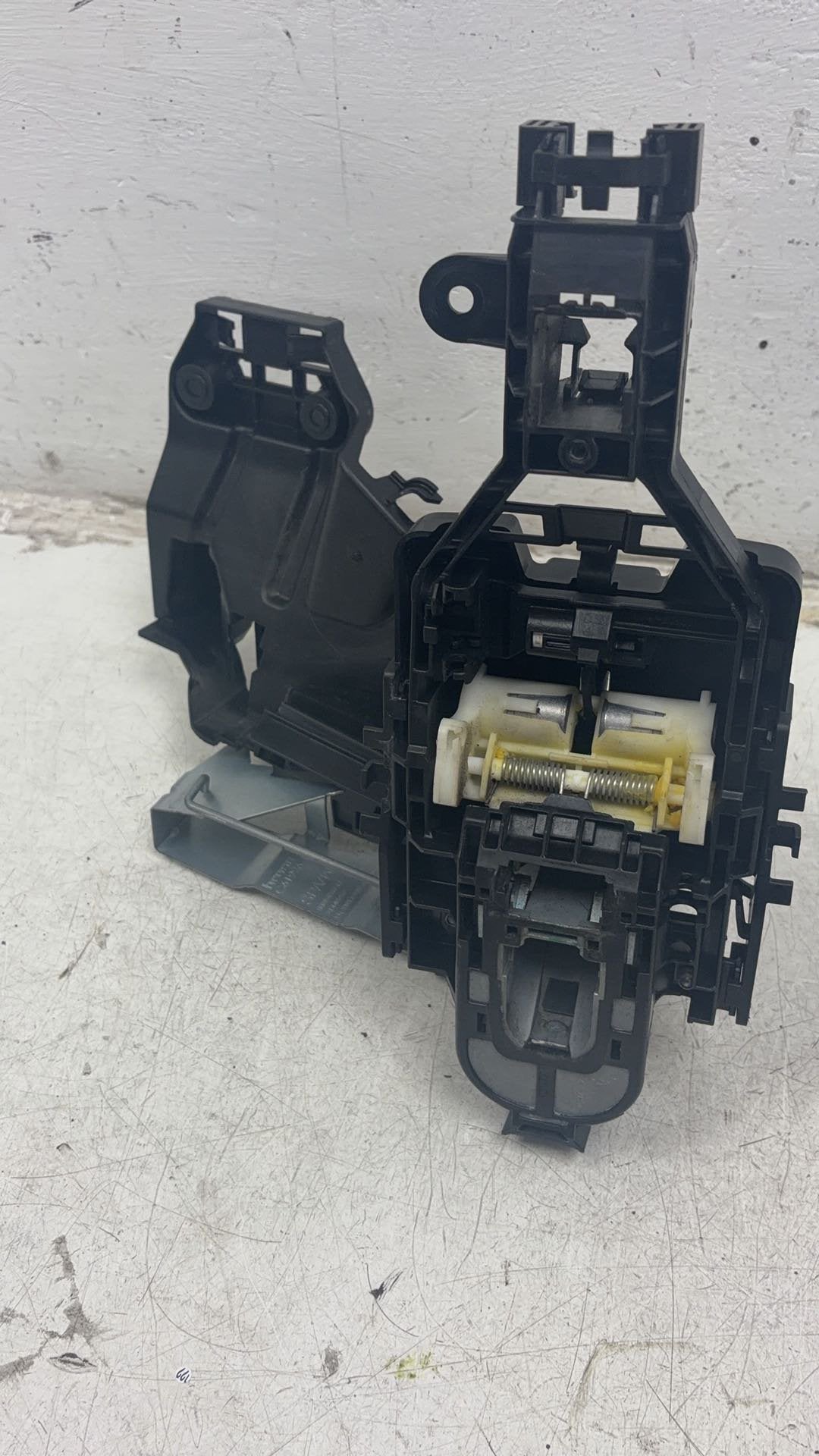 2016 - 2023 Volvo XC90 II 256 Estate Left Front Door Lock Actuator 31440787