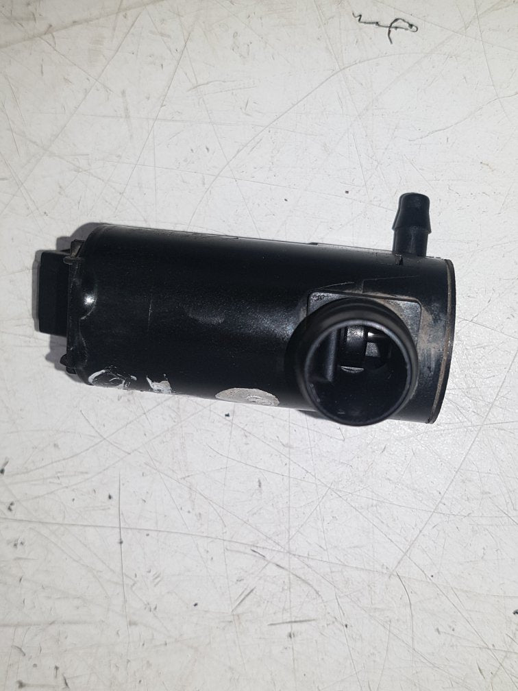 2002 Saab 9-3  Convertible WASHER PUMP (WINDSCREEN) 60210-2970