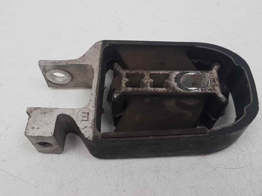 2015 - 2019 Volvo V40 Cross Country  Hatchback TORQUE ARM (MOUNT) 31359652