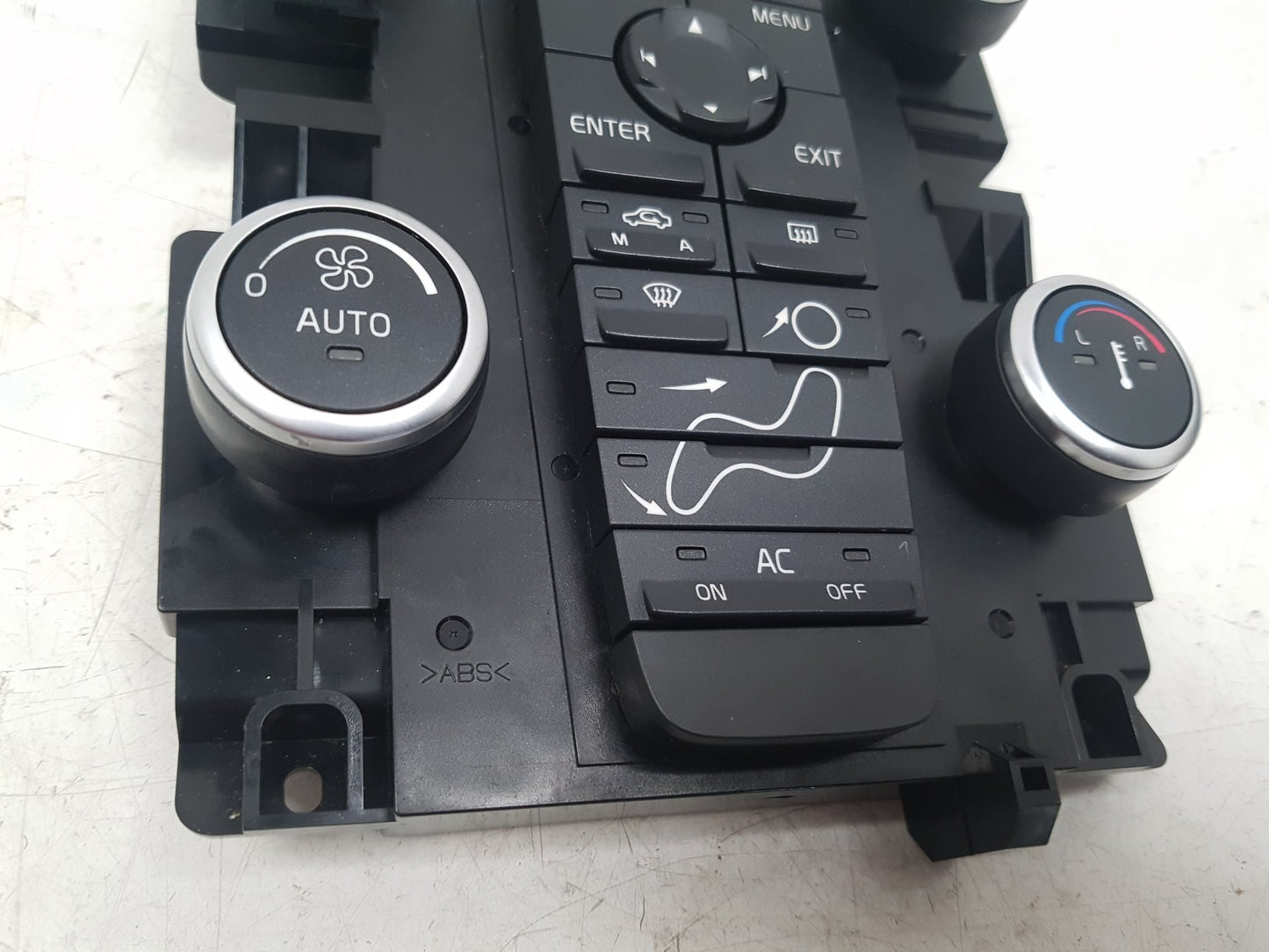 2008 - 2009 Volvo C70  Convertible HEATER & RADIO CONTROL PANNEL 30782540