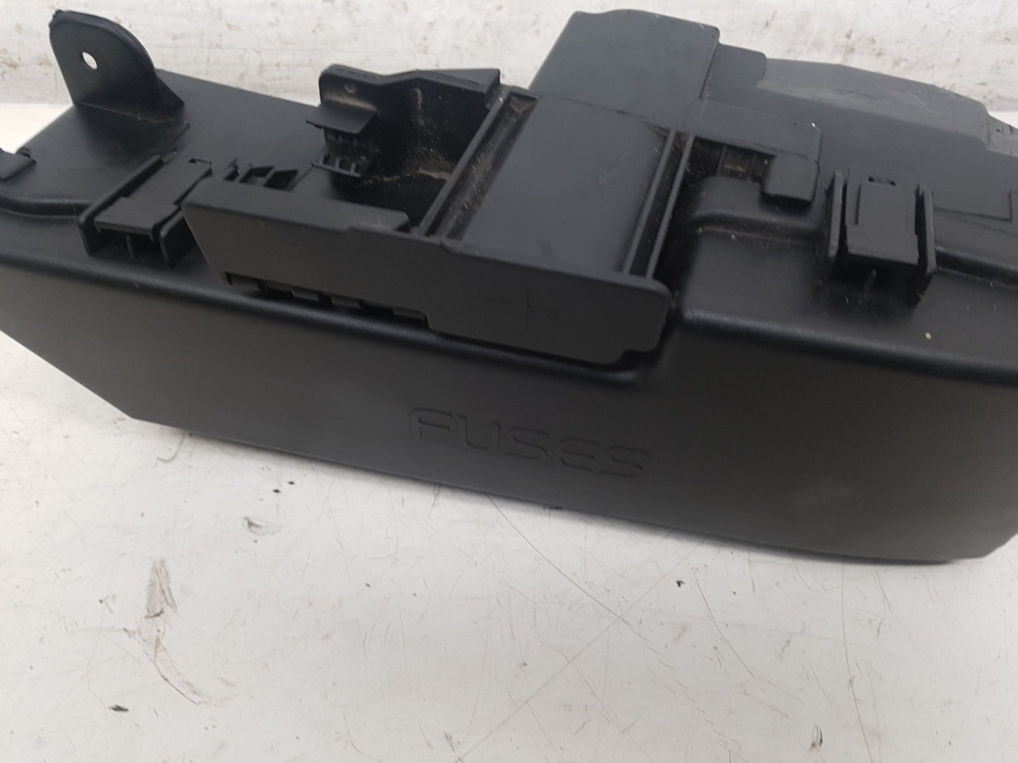 2005 - 2011 Volvo XC90   Engine Fuse Box 30679527