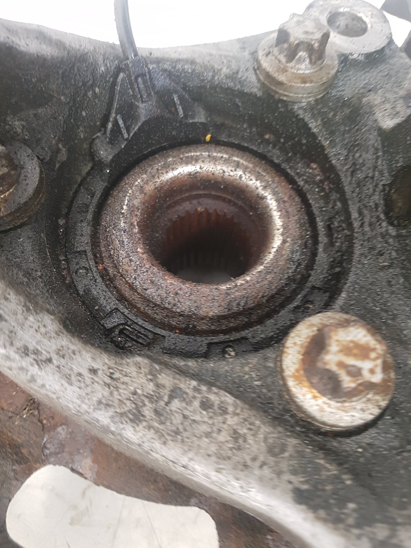 2003 - 2010 Saab 9-3  Saloon Left Front Hub Assembly