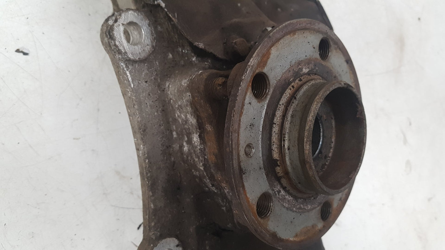 2000 - 2007 Volvo XC70  Estate Left Front Hub Assembly 30760714