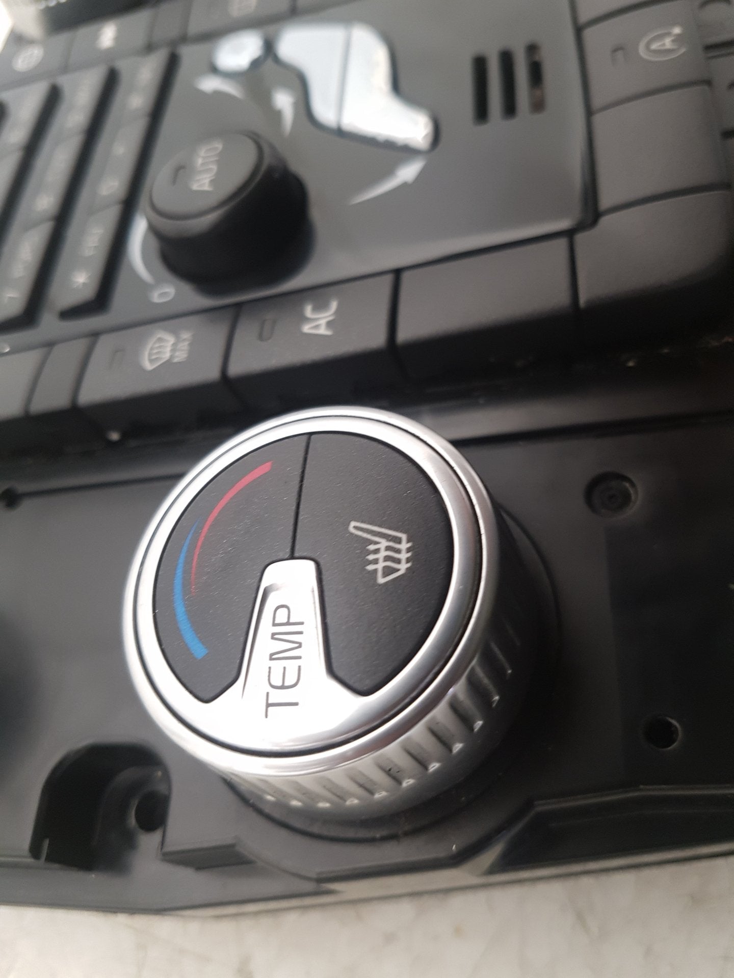 2009 - 2017 Volvo XC60 I 156 Estate HEATER & RADIO CONTROL PANNEL 31398587