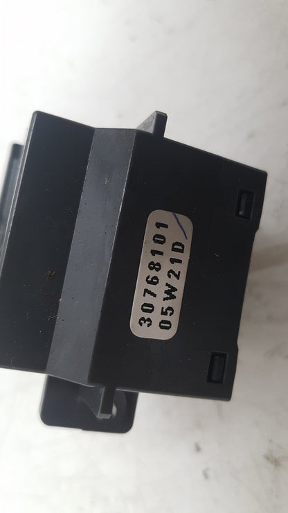 2003 - 2005 Volvo V70  Estate Wiper Switch 30768101