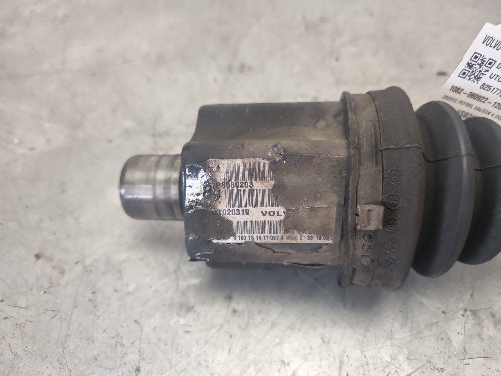 1998 - 2001 Volvo S80  Saloon Left Front Drive Axle 8251775