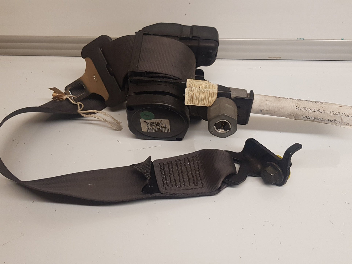 1998 - 2002 Volvo S80   Right Rear Seat belt 39965832