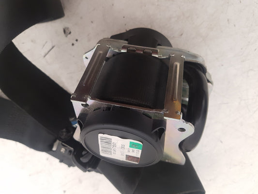 2013 - 2016 Volvo V40 III 525 Hatchback Left Front Seat Belt 31390453