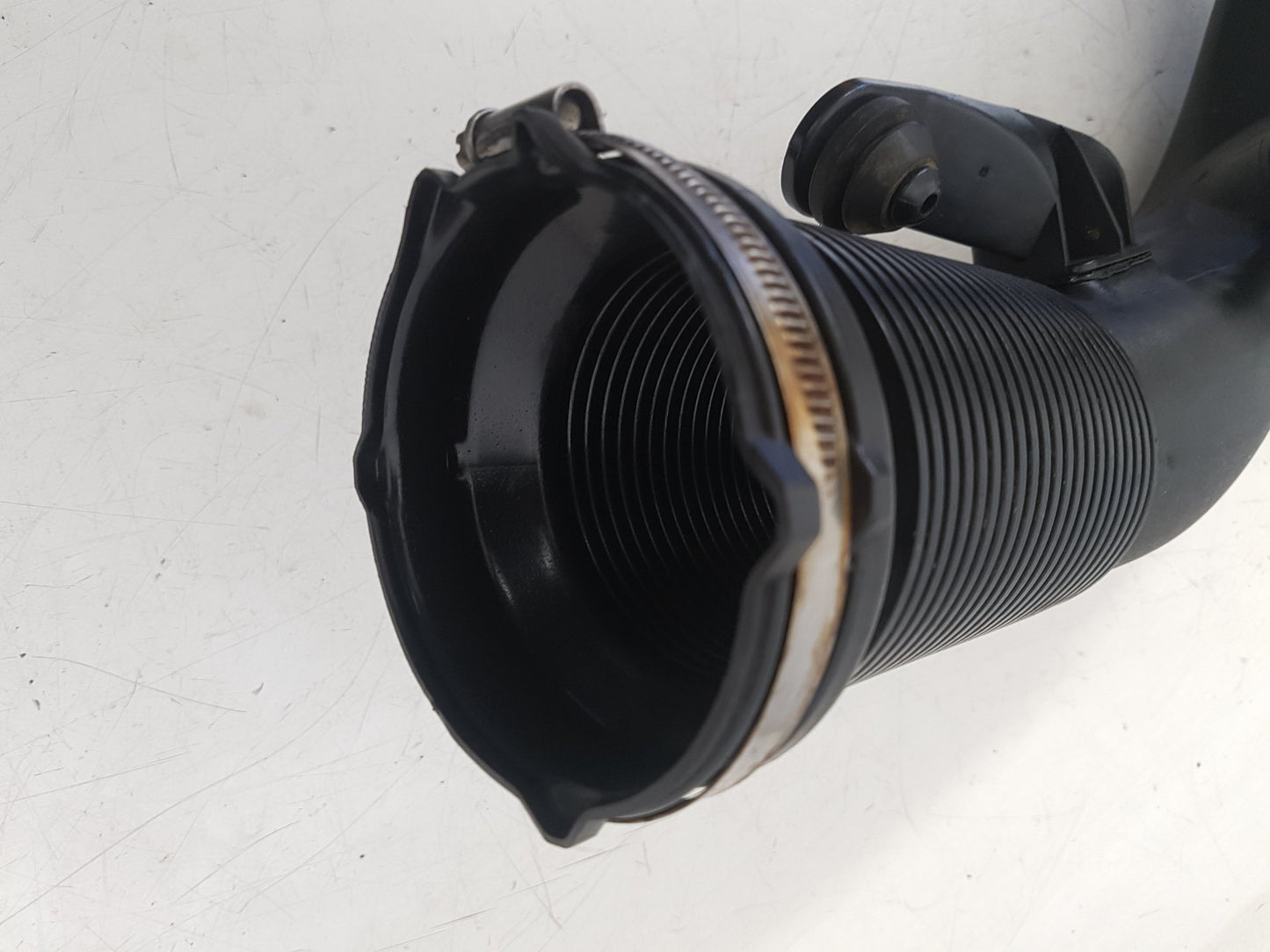 2012 - 2015 Volvo V40  Hatchback Intercooler Pipe 31325985