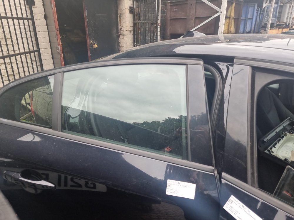 2010 - 2016 Volvo S60  Saloon Right Rear Door Window