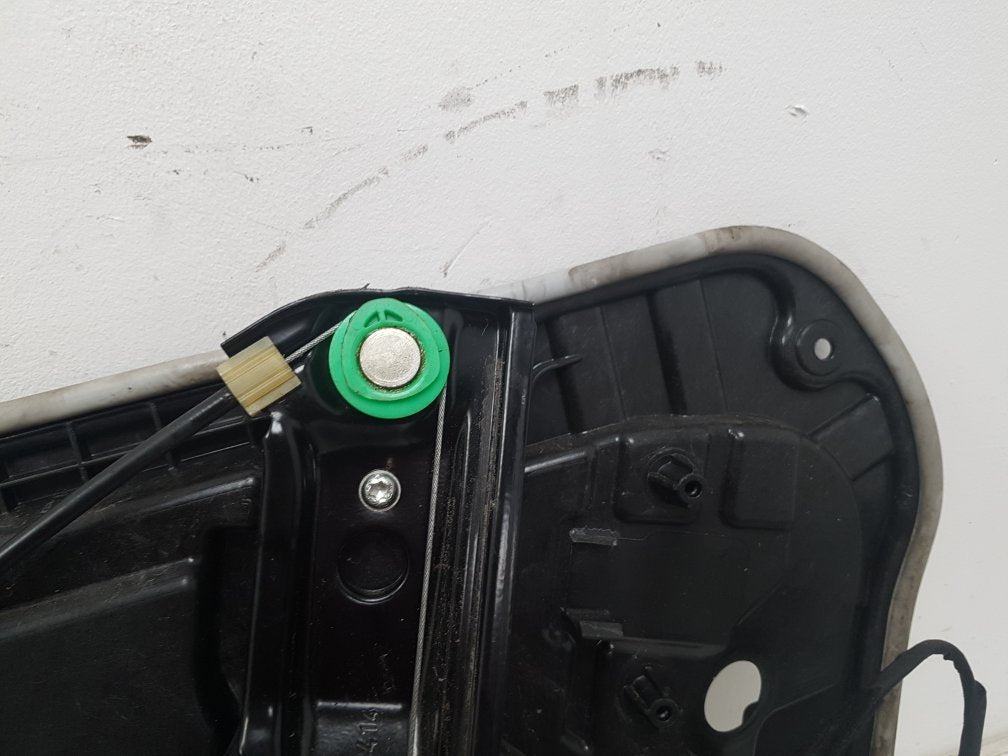 2014 Volvo V40 Rear Passenger Window Regulator 31276215