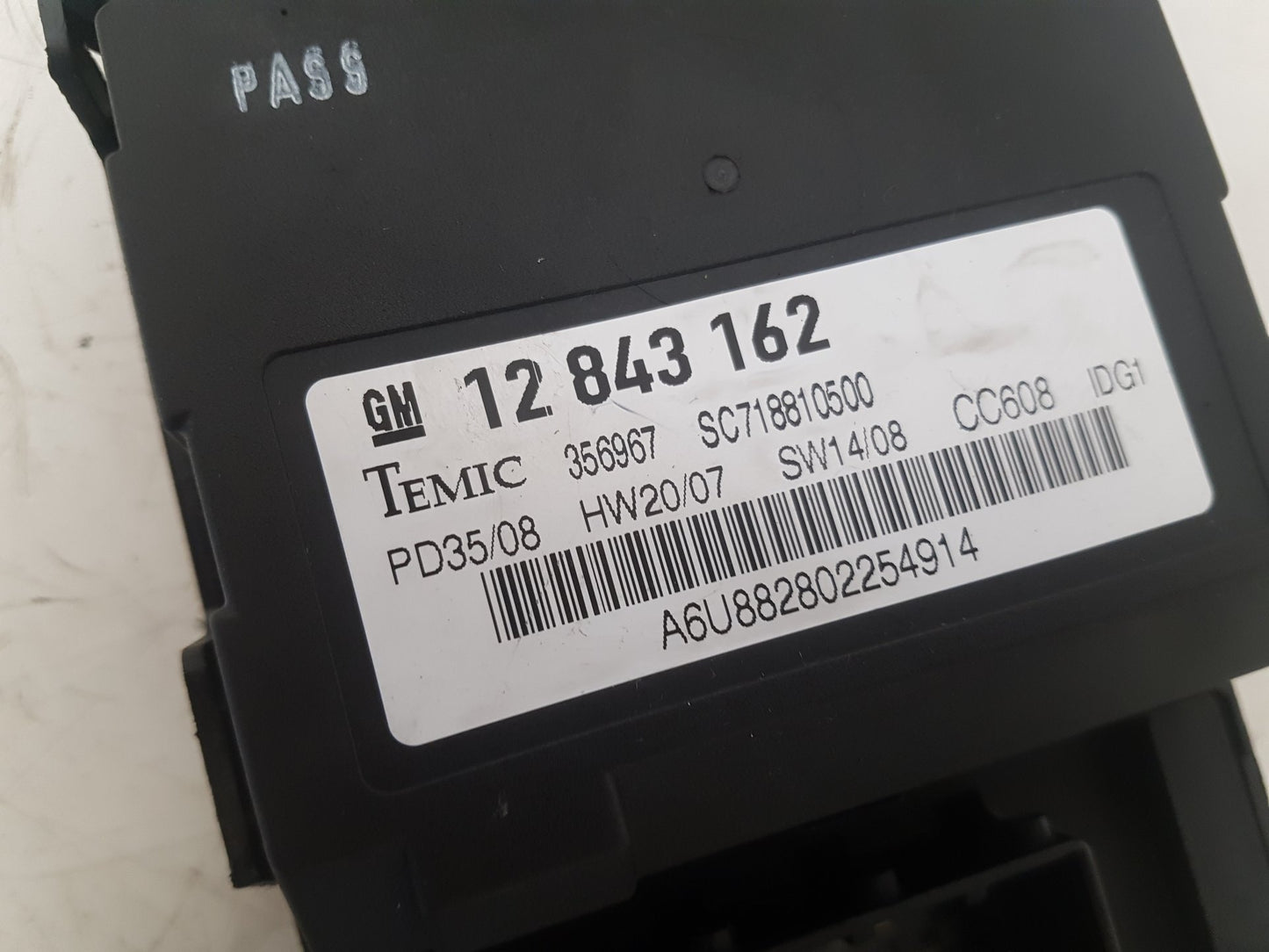 2007 - 2015 Saab 9-3  Estate Engine Fuse Box 12 843 162