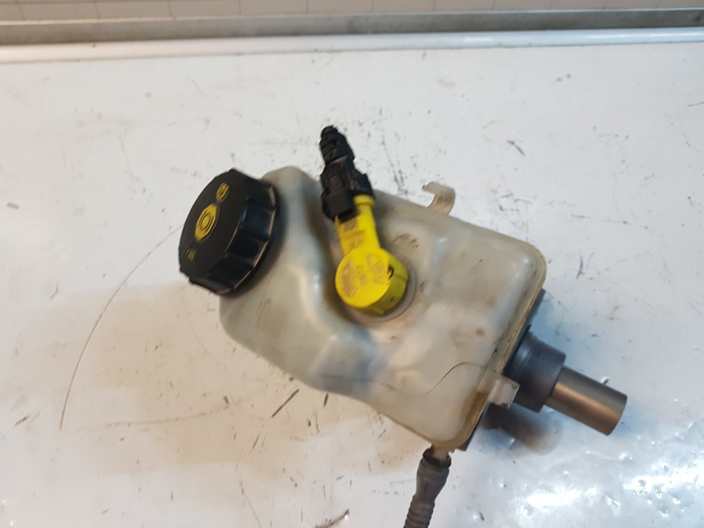 2010 - 2012 Saab 95  Saloon Brake Master Cylinder 41550110