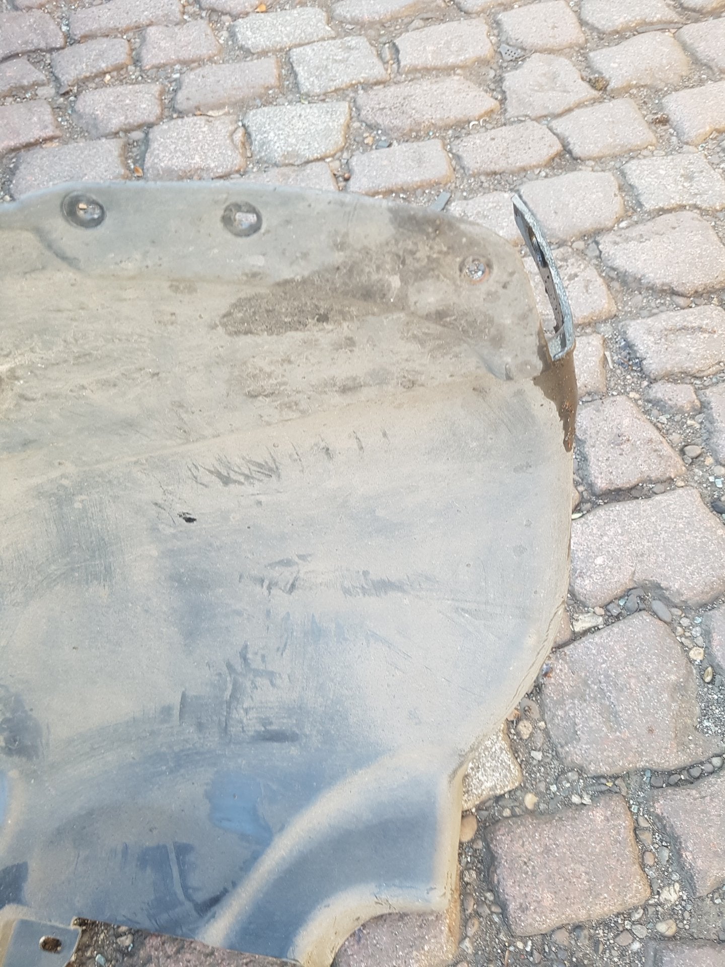 2007 - 2010 Volvo V70  Estate Left Front Guard Liner 31213650
