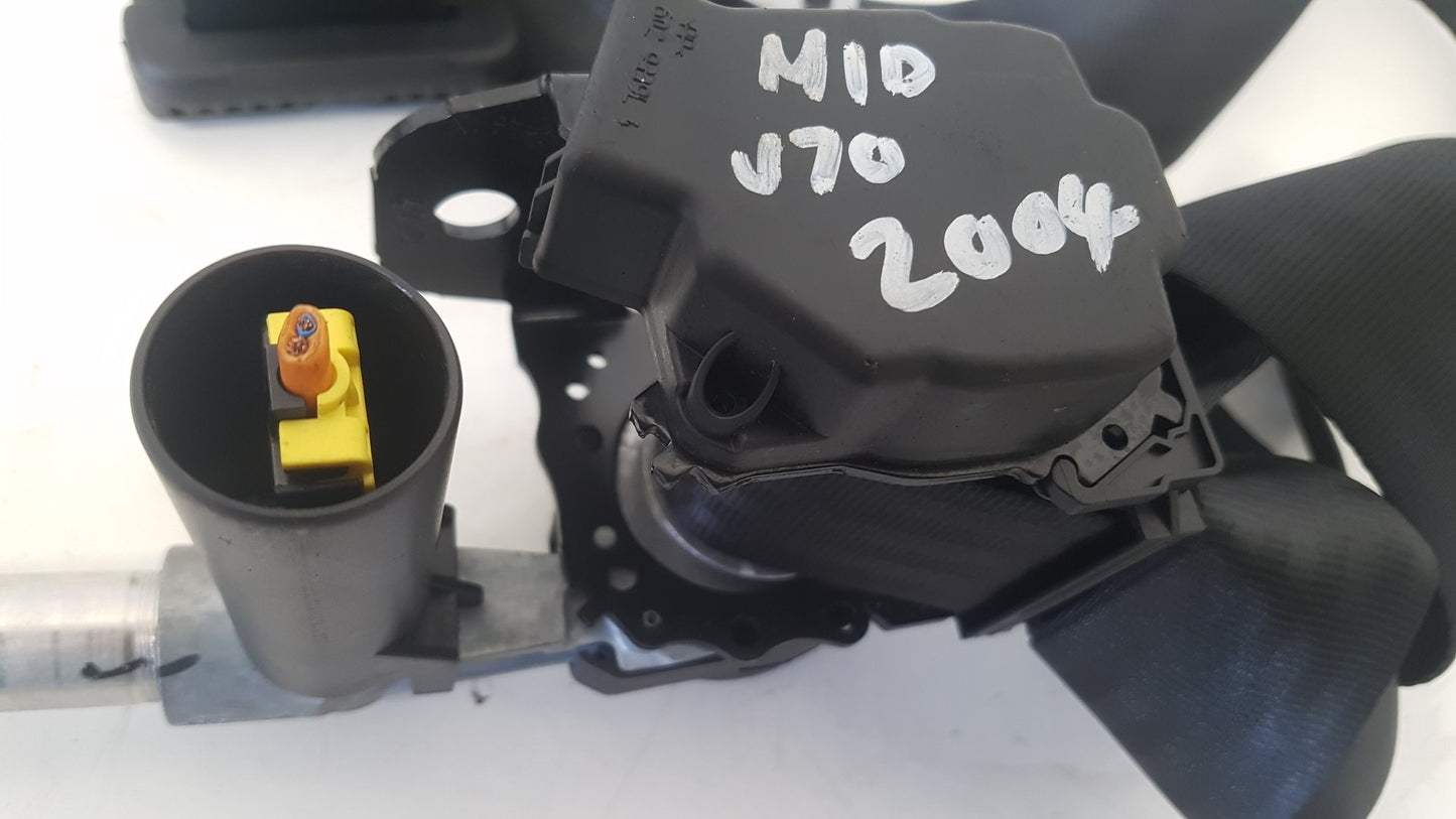 2004 - 2007 Volvo V70  Estate SEAT BELT - CENTRE REAR 30642884