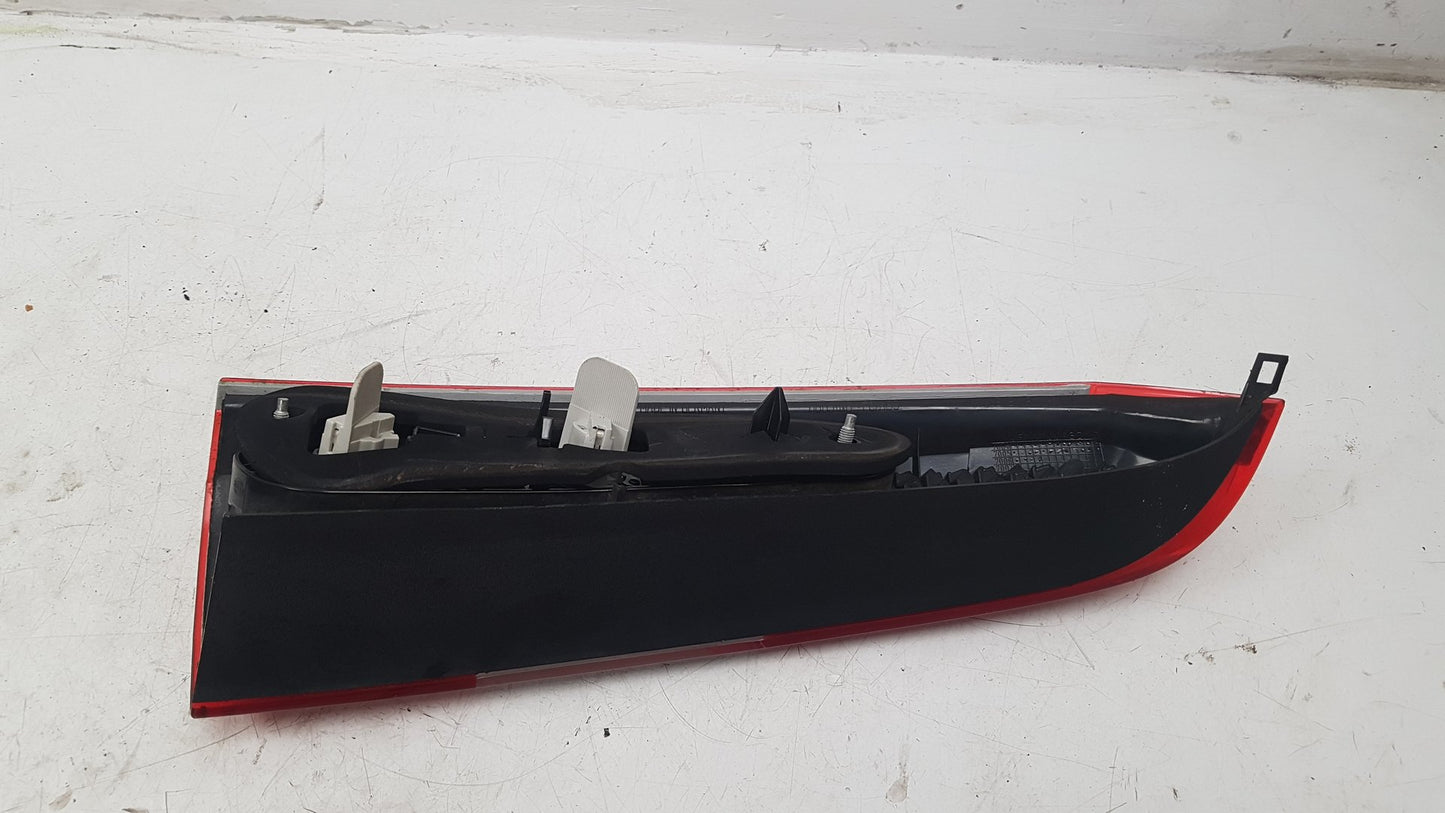 2000 - 2007 Volvo XC70  Estate REAR/TAIL LIGHT UPPER (DRIVER SIDE) 30655375