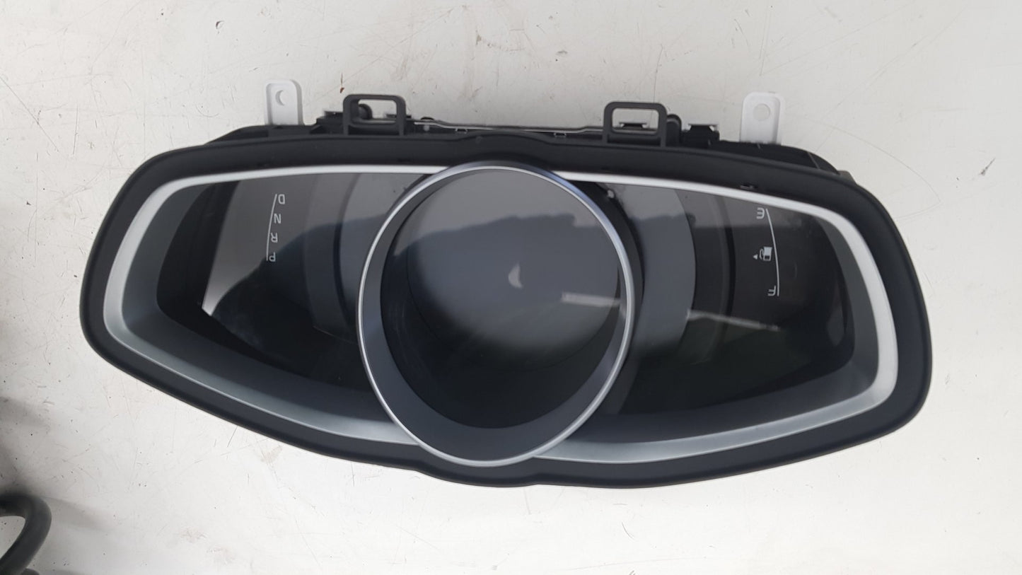 2015 - 2019 Volvo V40 Cross Country  Hatchback Instrument Cluster 31665045