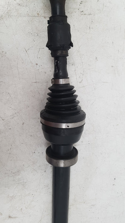 2001 - 2004 Volvo V40  Estate Driveshaft (Manual) UK Drivers Side Front. 614084