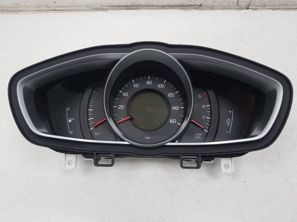2012 - 2016 Volvo V40  Hatchback Instrument Cluster 31314484