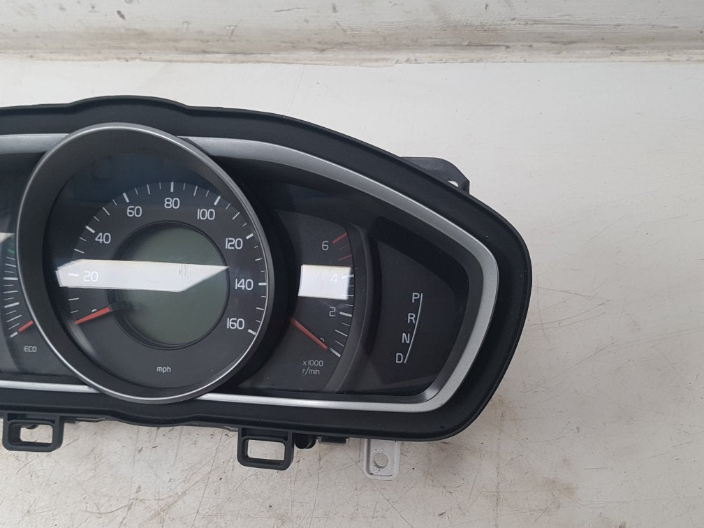 2012 - 2016 Volvo V40 Cross Country  Hatchback Instrument Cluster 31412876