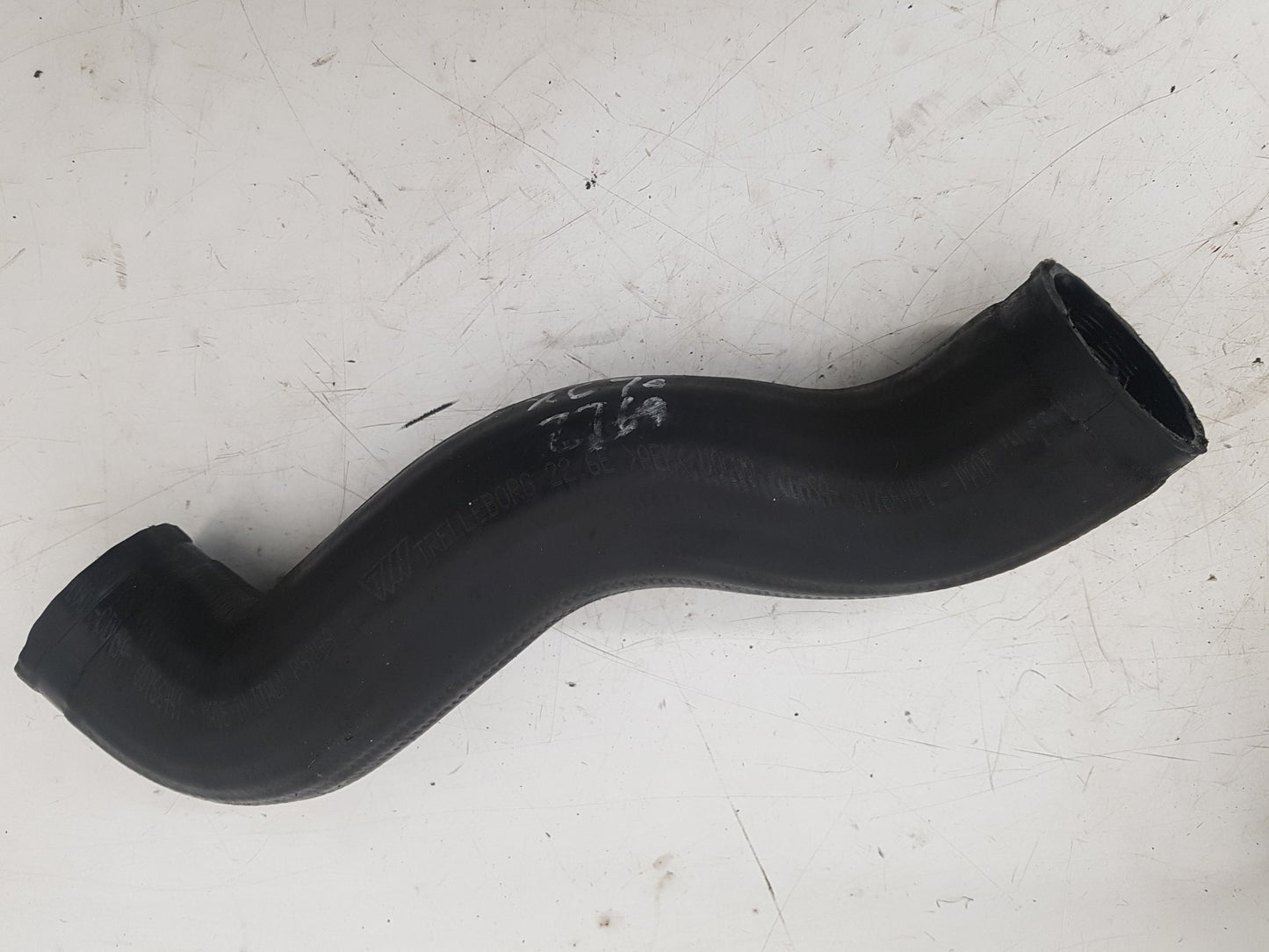 2000 - 2007 Volvo XC70  Estate Intercooler Pipe 30766441