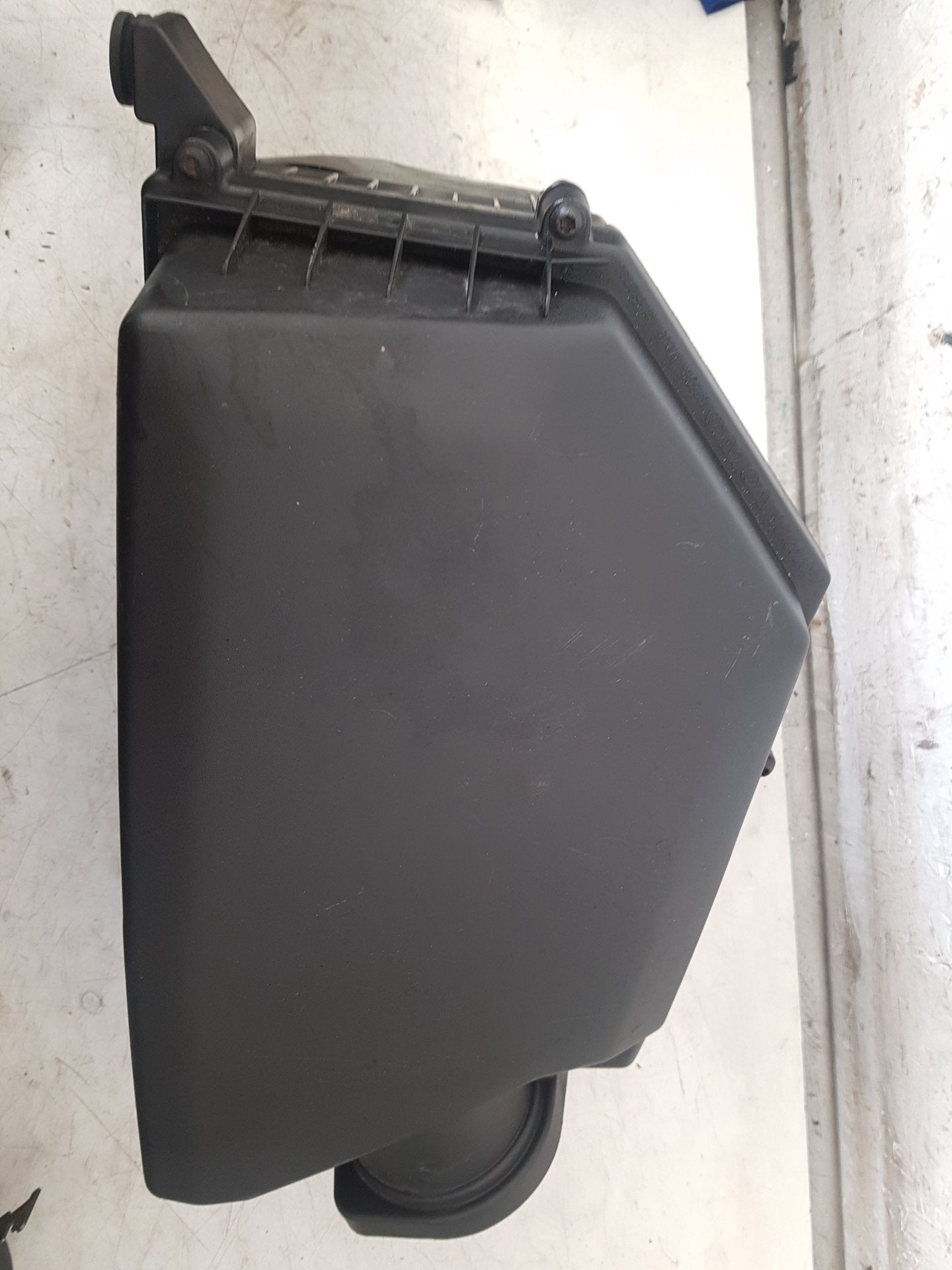 2011 - 2014 Volvo V60 I 155 Estate Air Filter Box 31370671
