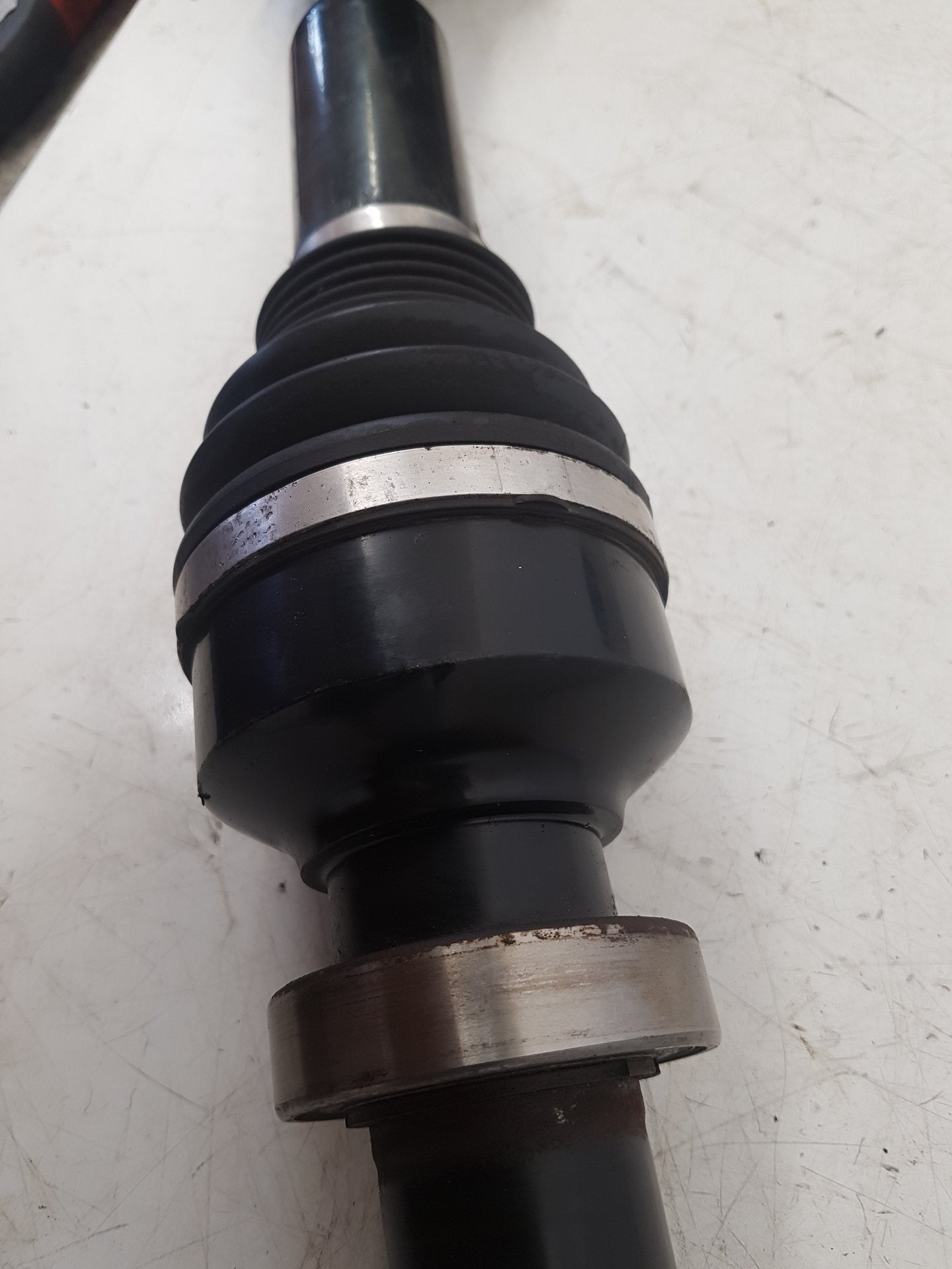 2008 - 2013 Volvo XC60 I 156 Estate Driveshaft (Manual) UK Drivers Side Front. 31272542